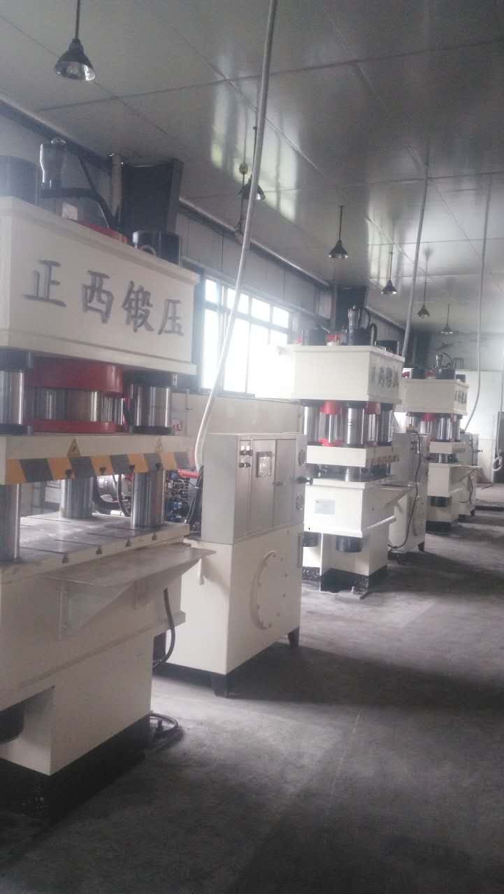 四川-眉山-8臺(tái)四柱液壓機(jī)